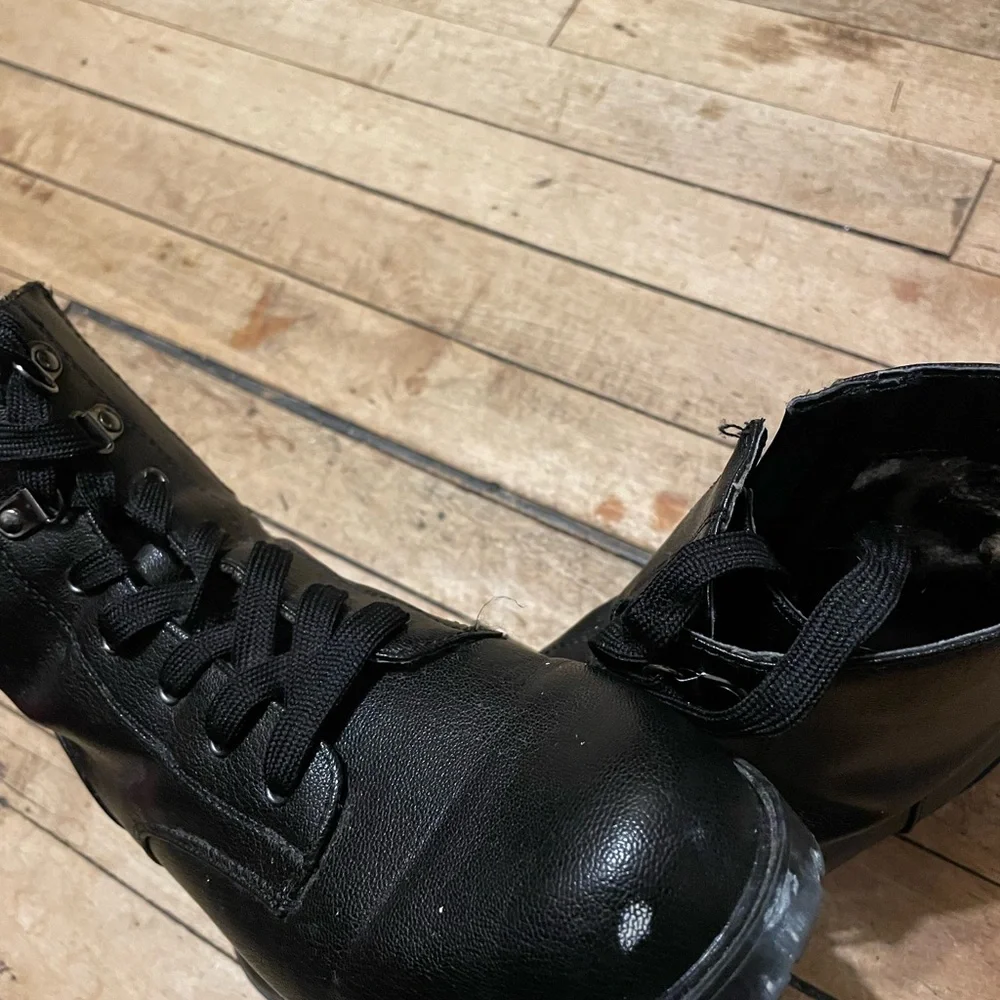 Kelly&Katie ankle boots 9.5M style KK-Vestie Color/ Material Black GOAT PU - Picture 3 of 6